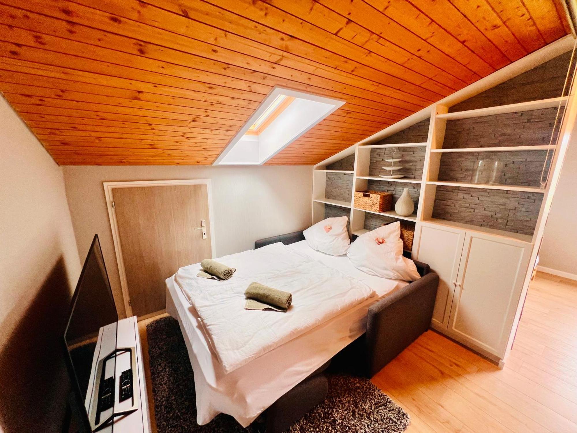 Mitten Im Schwarzwald Mit Infrarot-Sauna Und Garagenparkplatz Schönwalde Exterior foto